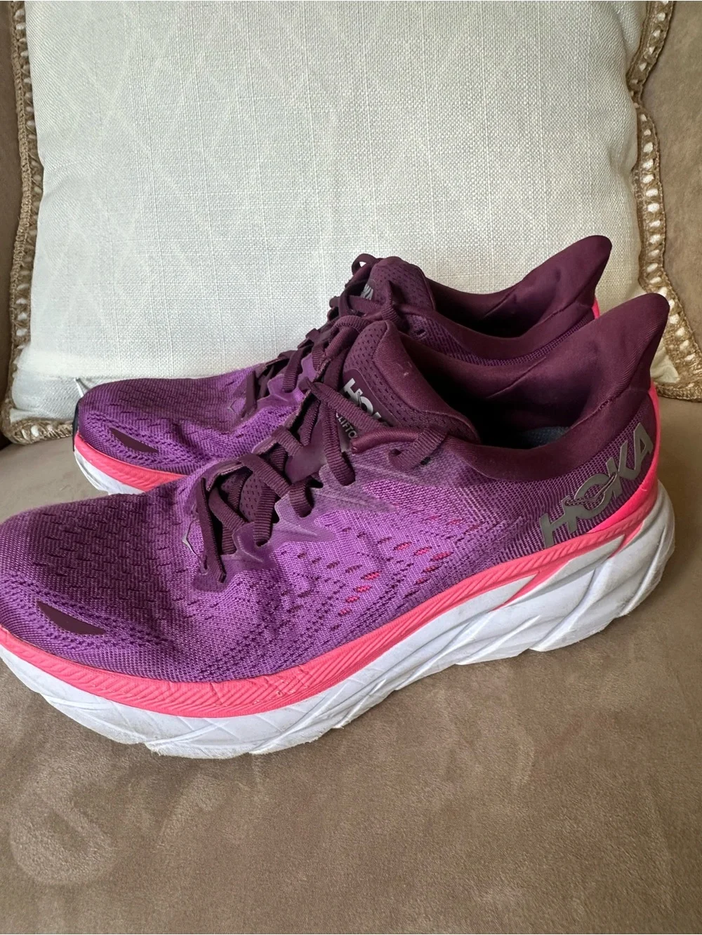 Hoka Women's Clifton 8 Purple and Pink Road Running Shoe size 10